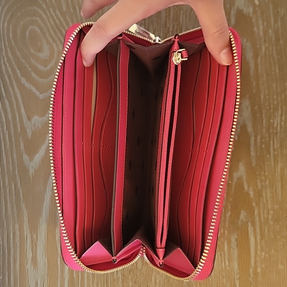 Kate Spade Wallet - Picture 4 of 8